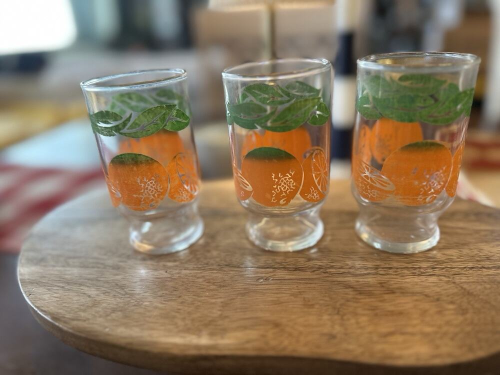 Vintage Set Of 3 Anchor Hocking Oranges Juice Glasses /w Green Leaf